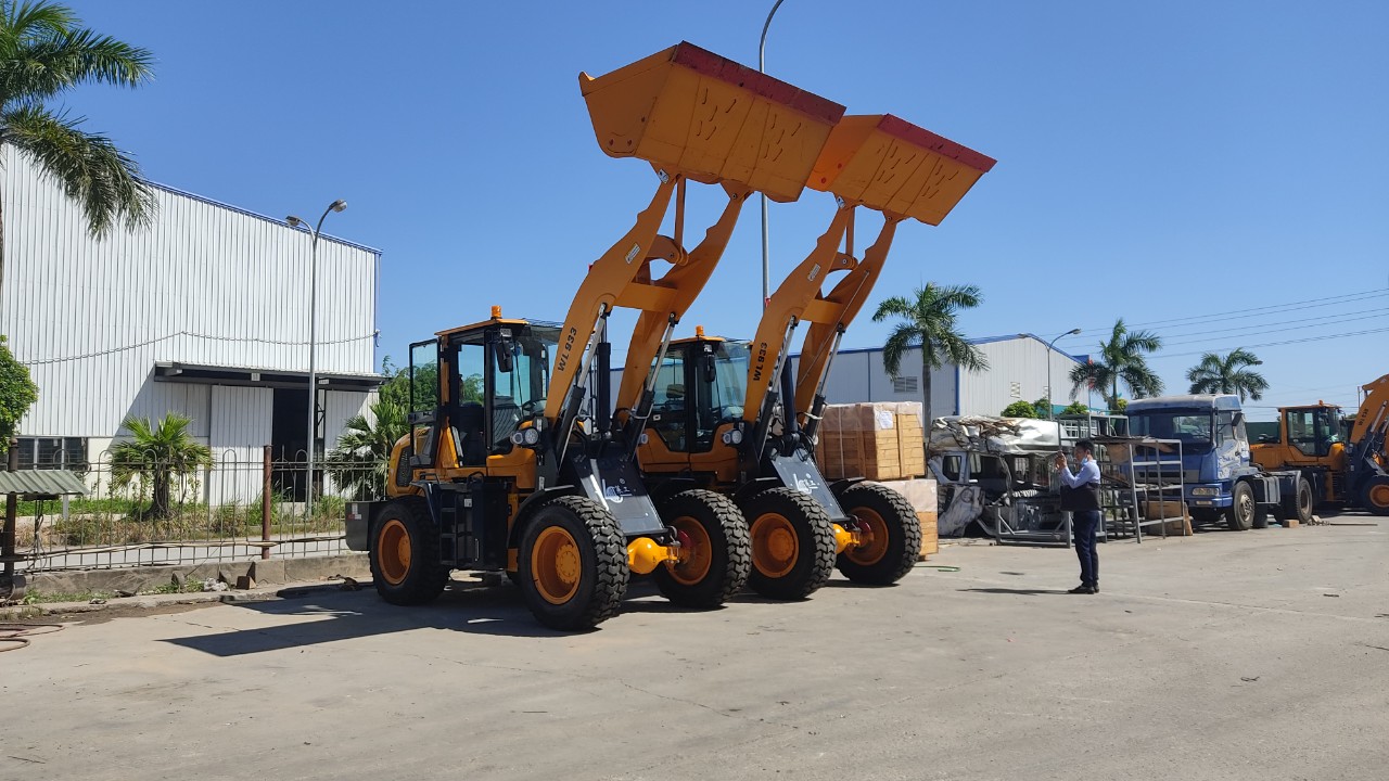 may-xuc-lat-933